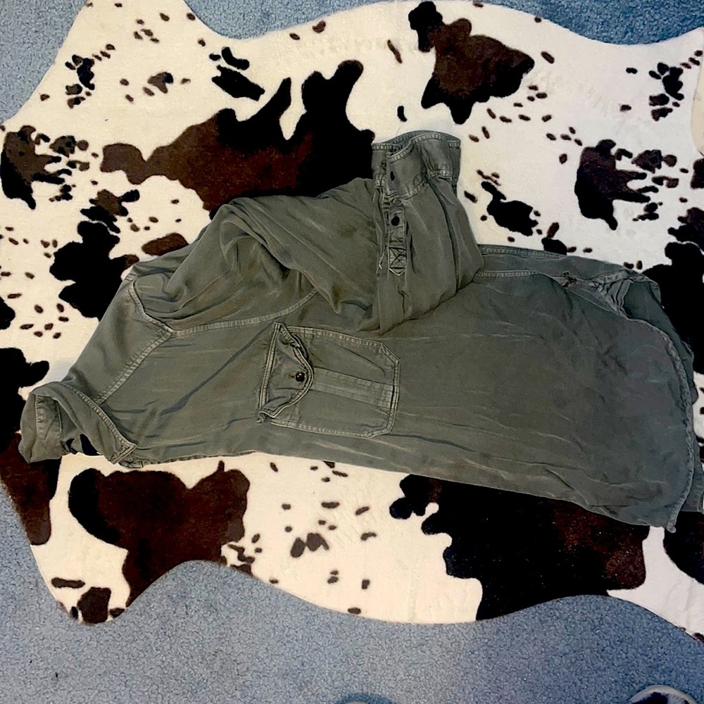 American eagle relaxed fit button down